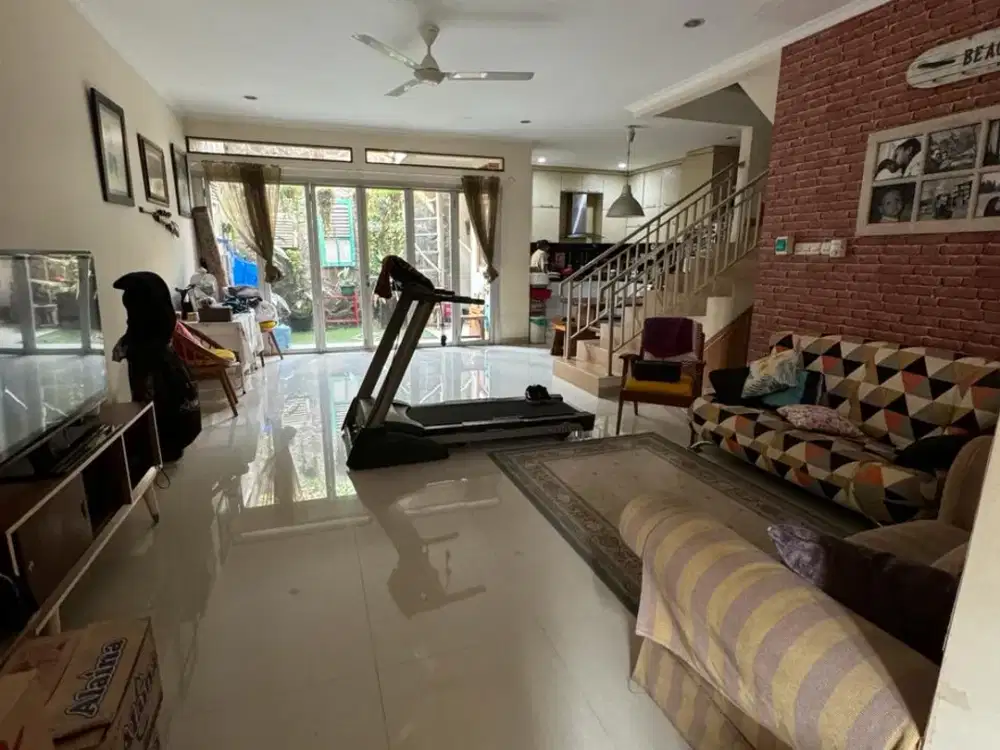 FOR SALE RUMAH Semi-Furnished di Kucica Bintaro Jaya Sek. 9