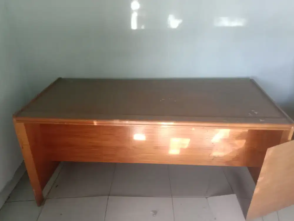 Meja kerja ukuran besar non laci