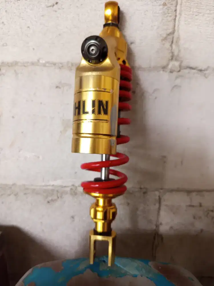 Shockbreaker belakang OHLINS 33O mm