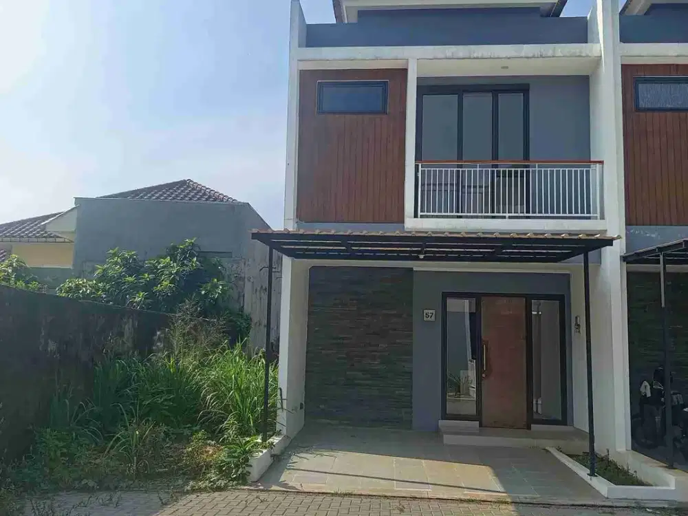 Jual rumah 2 lantai siap huni 3 KT Tangerang Selatan