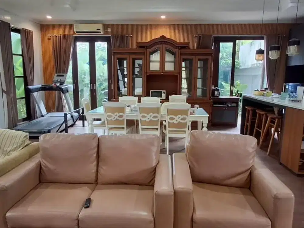 Villa Bonus Tanah yang Luas Disewakan di, Batu Bolong, Canggu Area