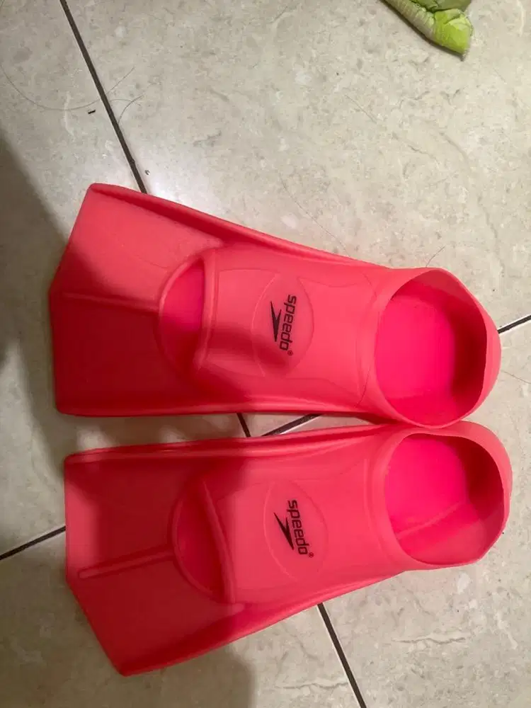 NEGO PERALATAN RENANG SEPATU KATAK SPEEDO PINK, TEMPAT KACAMATA SPEEDS