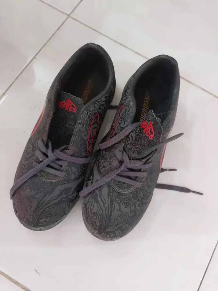 Jual Murah Sepatu Futsal original Merek Specs Accelerator ukuran 39