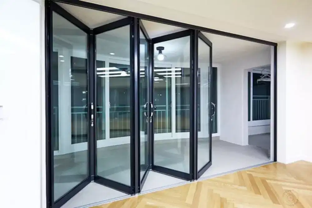 Pintu lipat 6 daun custom ukuran Alexindo 4in dan kaca bening 6mm