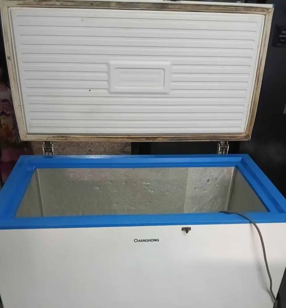 Freezer Lemari Pendingin Box CBD-305 (300 Liter)