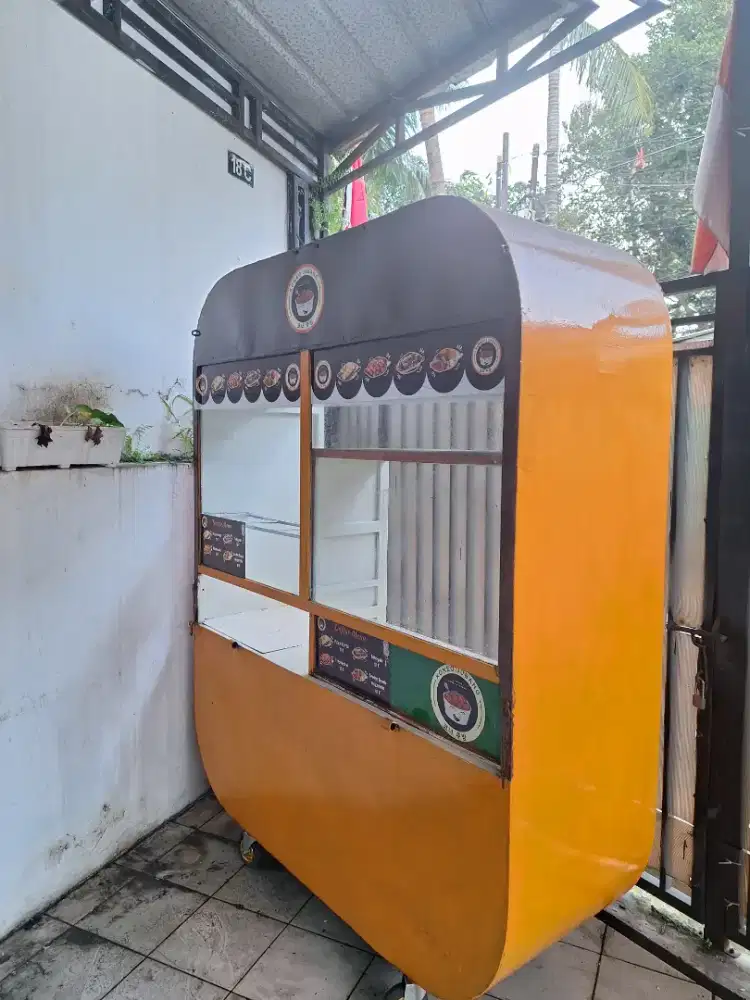 Dijua murah l gerobak besi full kondisi sangat bagus,