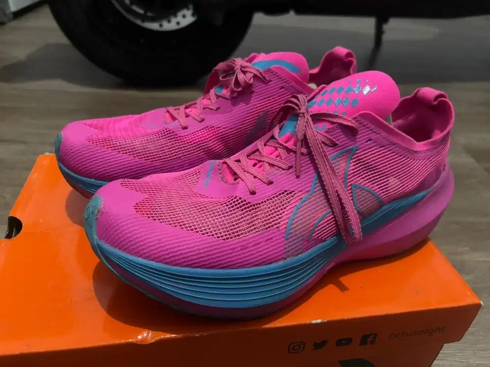 Ortuseight Hyperglide 3.0 size 41 like new!