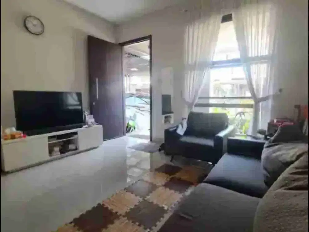 Rumah lokasi bagus di Vanya Park dekat Grand Lucky BSD City