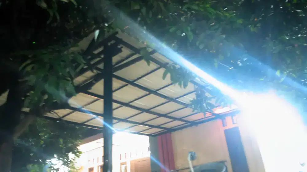 Kanopi baja ringan