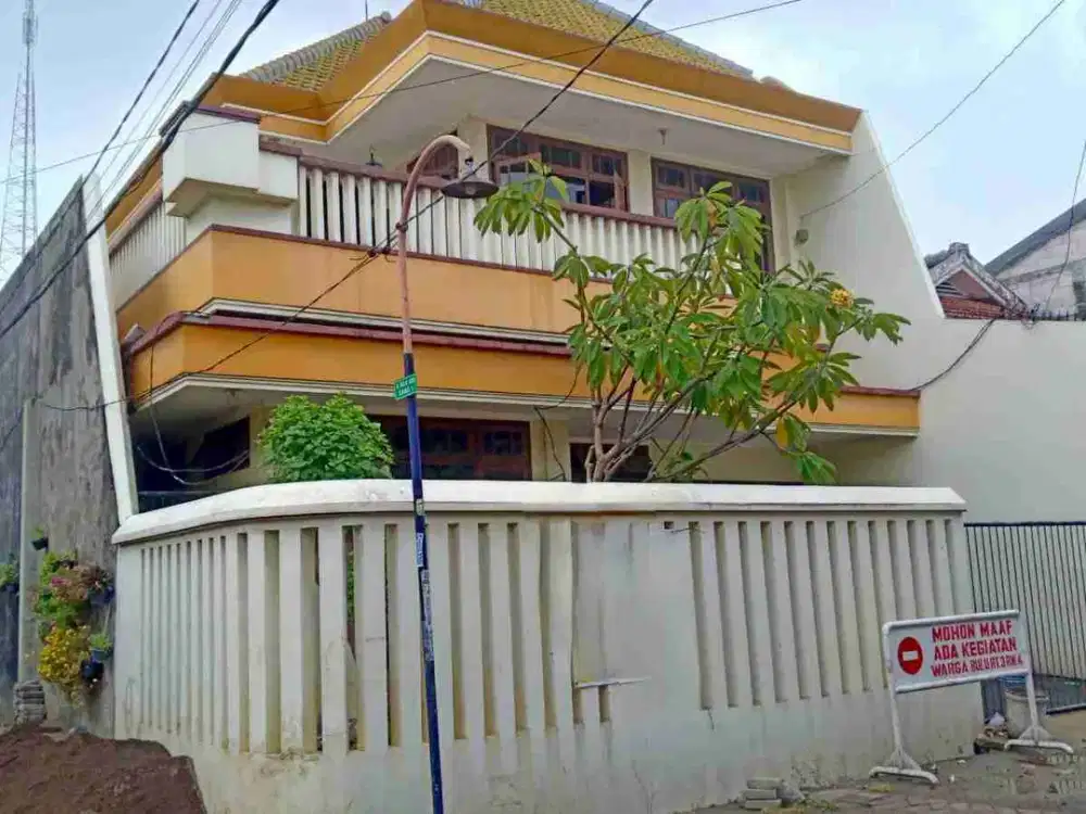 Dijual Rumah Hook Bulujaya Surabaya Barat, SHM, dekat Citraland, PTC Mall