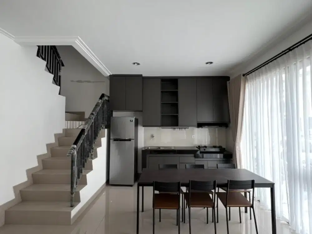 Disewakan rumah tahap 1 pik2 bagus banget siap huni