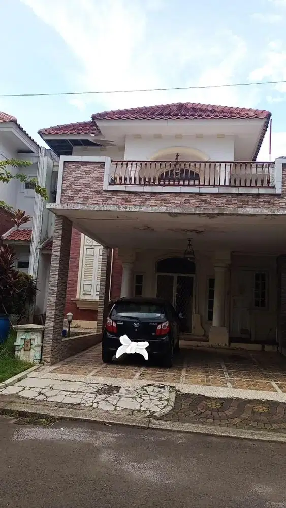Dijual cepat rumah klasik  strategis dizona tengah Legenda Wisata2