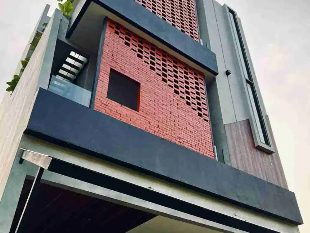 DIJUAL CEPAT RUMAH 4 LANTAI 3 KAMAR LUAS 210M JAGAKARSA DEKAT TOL