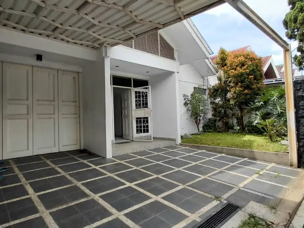 Disewakan Rumah Minimalis di Singgasana Pradana Bandung