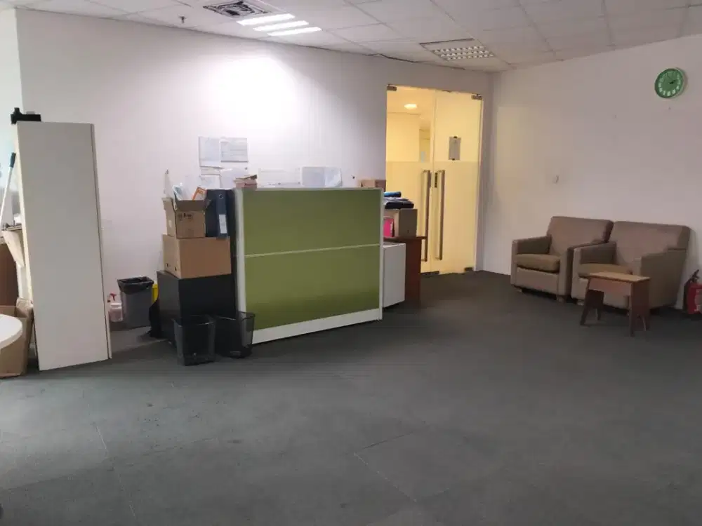 SEWA KANTOR DI JAKARTA SELATAN KUNINGAN 71M2  PARTISI  150K NEGO