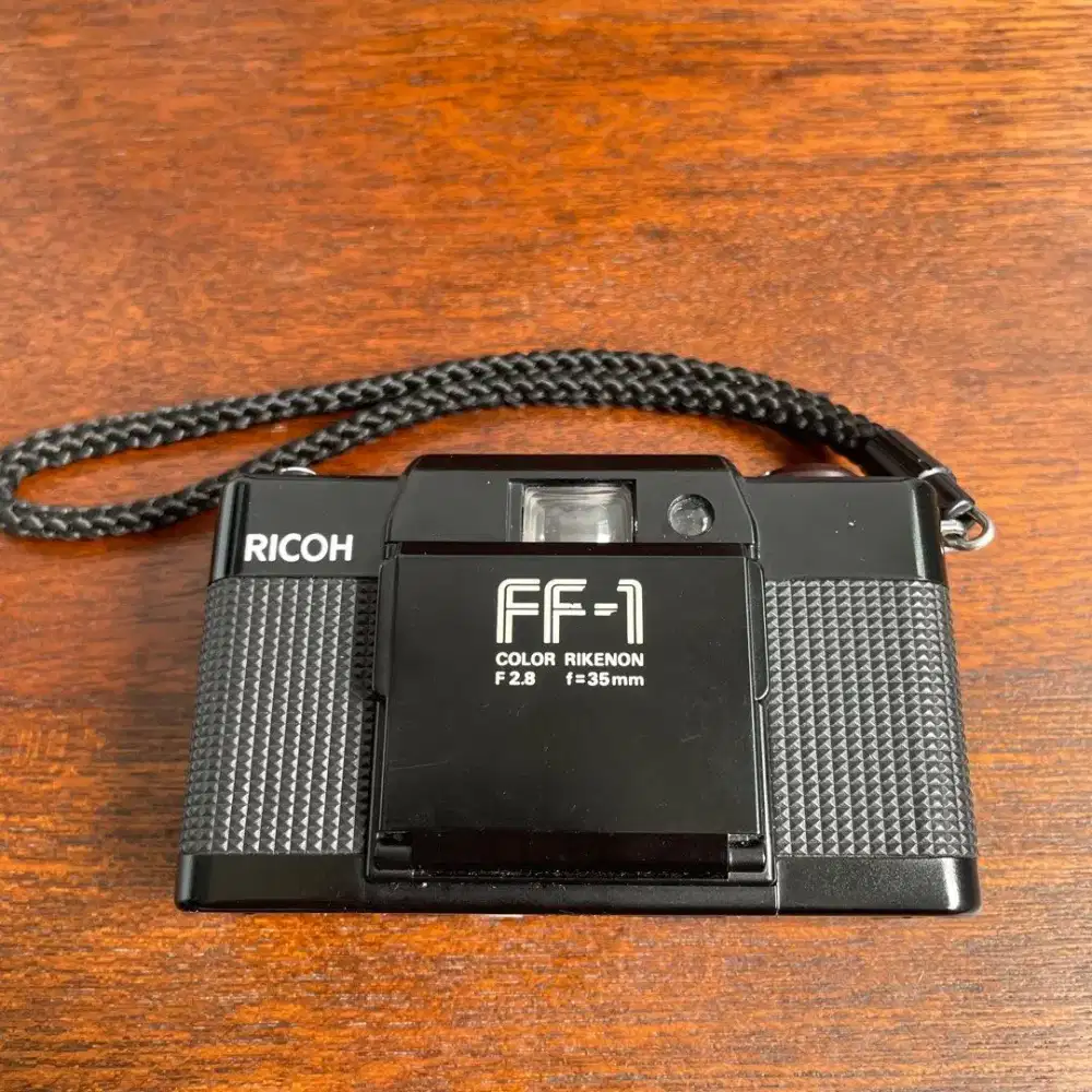 Ricoh FF-1 film compact Kamera Camera with 35 mm F2.8 Lens Japan
