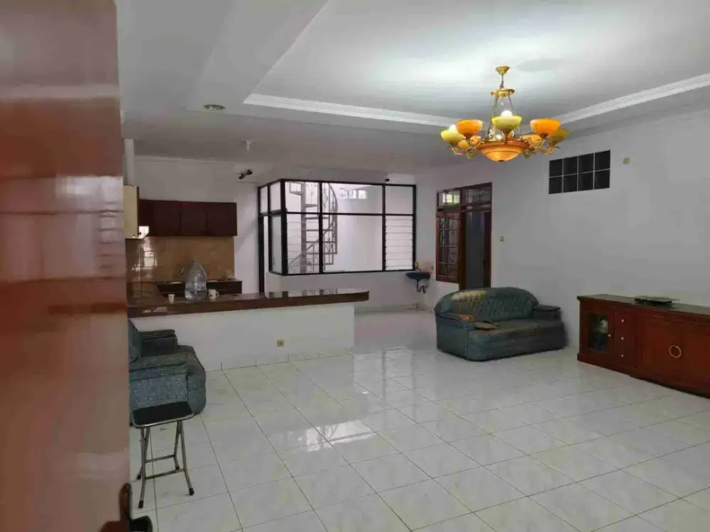 Dijual Rumah Nyaman di Taman Holis Indah Bandung Kota