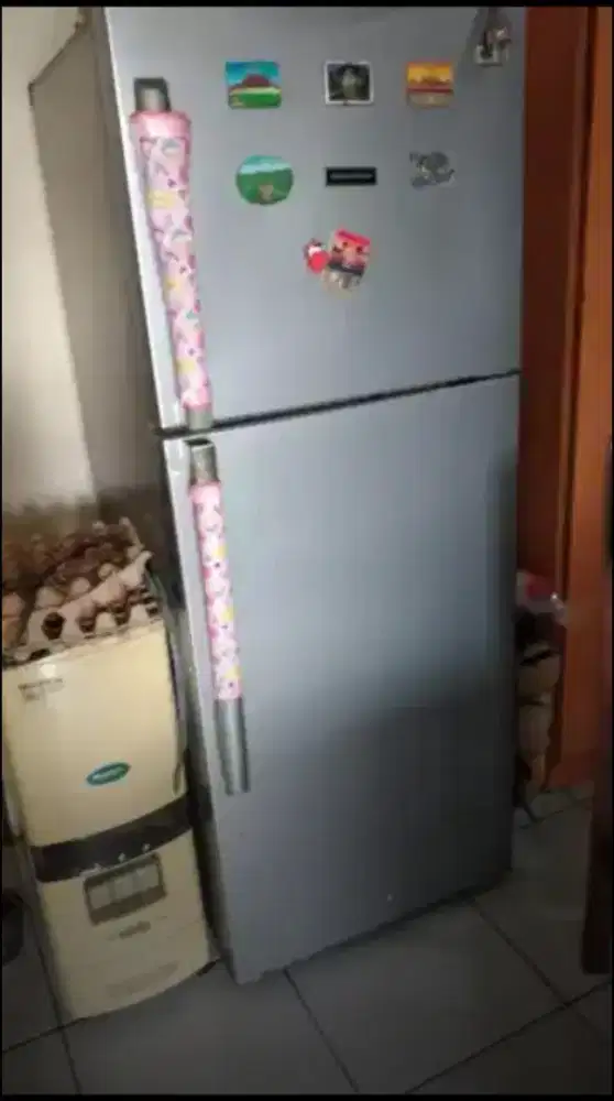 Perbaikan dan isi freon kulkas