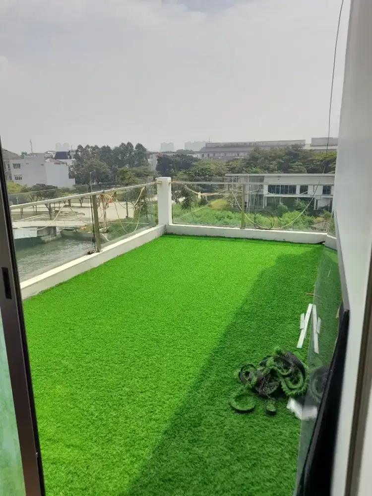 Rumput Sintetis Paling Laris Tuk Dekorasi Lantai  Dan Taman