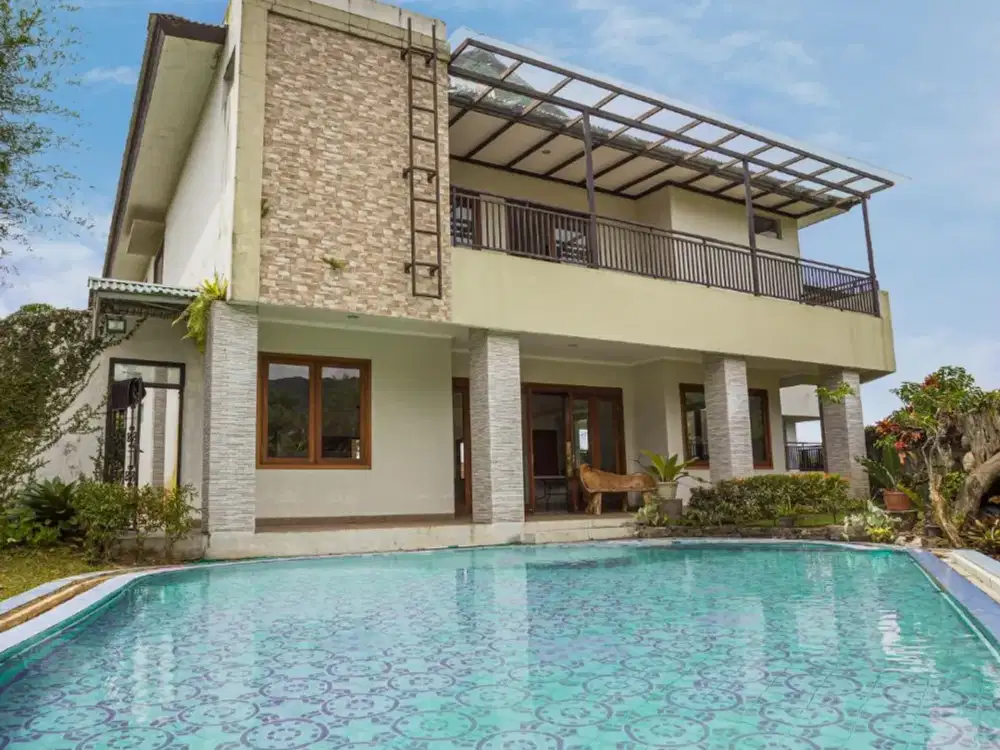 DIJUAL VILLA DI CISARUA PUNCAK BOGOR