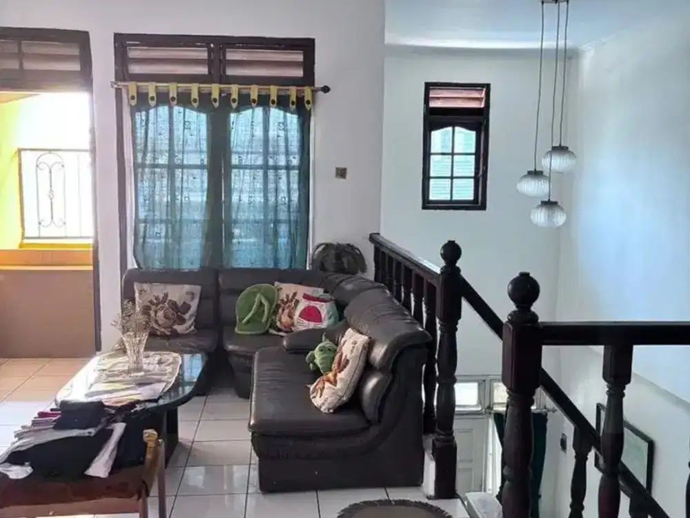 dijual rumah 2 lantai cipondoh makmur