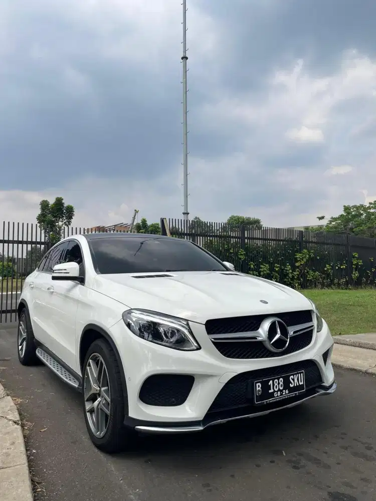 MERCEDES BENZ GLE400 COUPE 2016 LIKE NEW