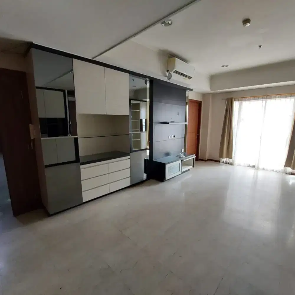 Dijual murah apartemen Royal mediterania jakarta barat tipe 3 kamar