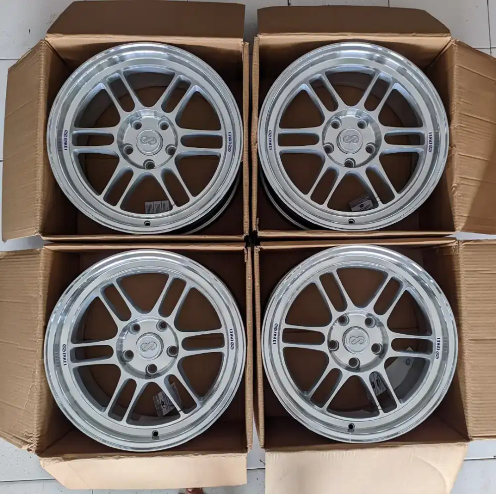 R17 RPF1 Face 2 L8 Et40 PCD 5x114 Flow forming