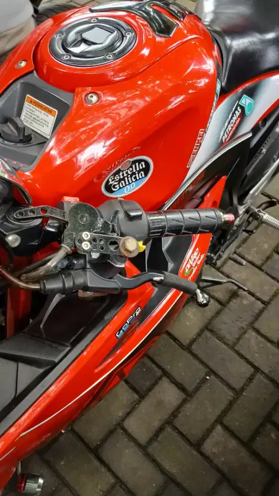 Suzuki GSX r150 merah 2017 km dibawah 10 k full paper siap gas