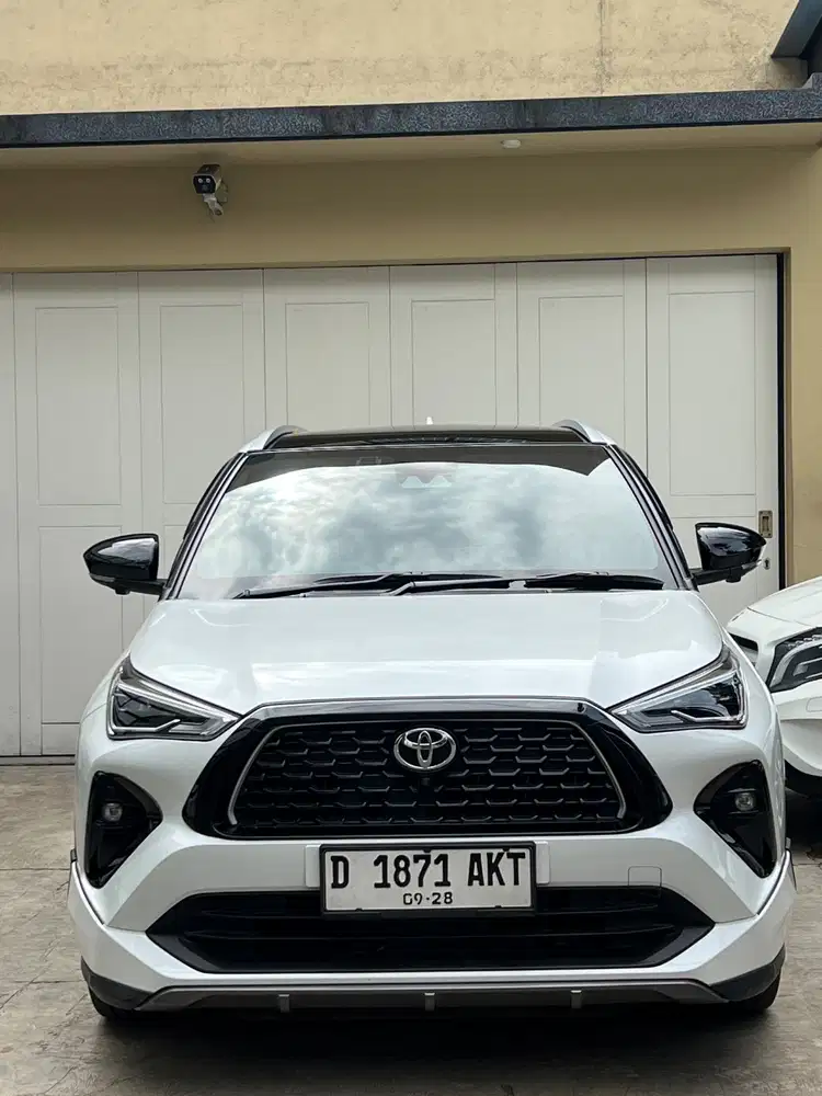 Toyota Yaris cross hybrid 2023 putih