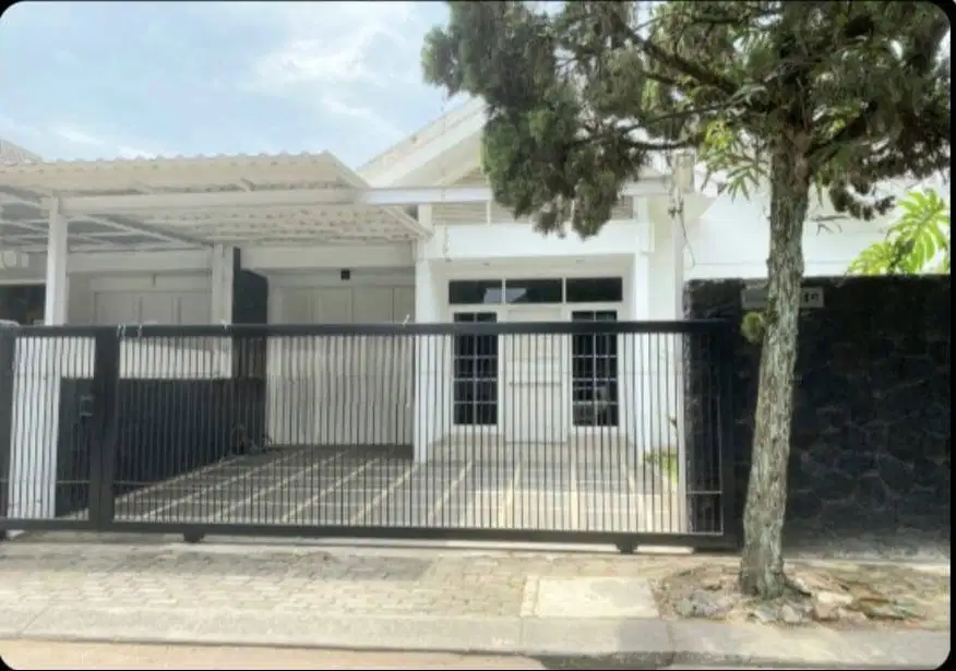 Disewakan Rumah Cantik di Singgasana Pradana Bandung Furnished