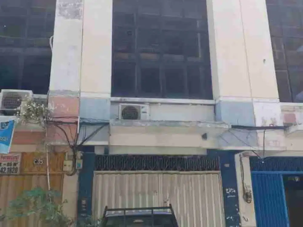 disewakan ruko 3 lantai