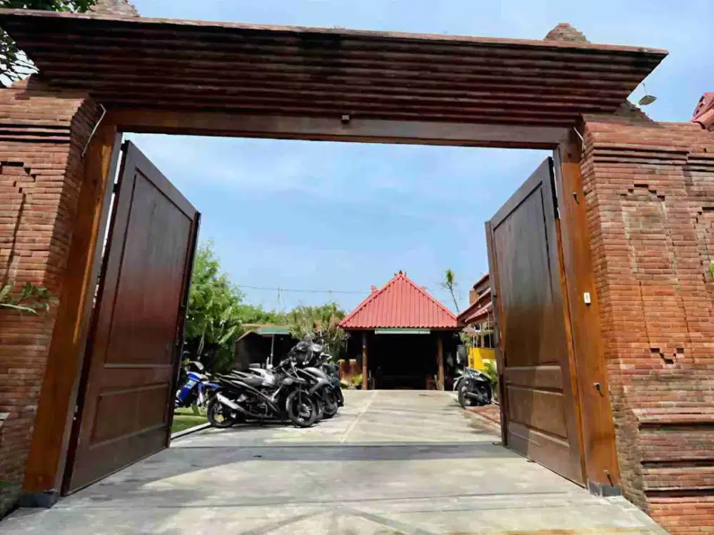 rumah joglo luas 657m tengah kota di Banyuanyar solo