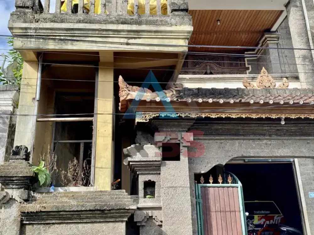 Dijual Rumah 3 lantai Style Balinese Berlokasi di Jalan Tunjung Sari