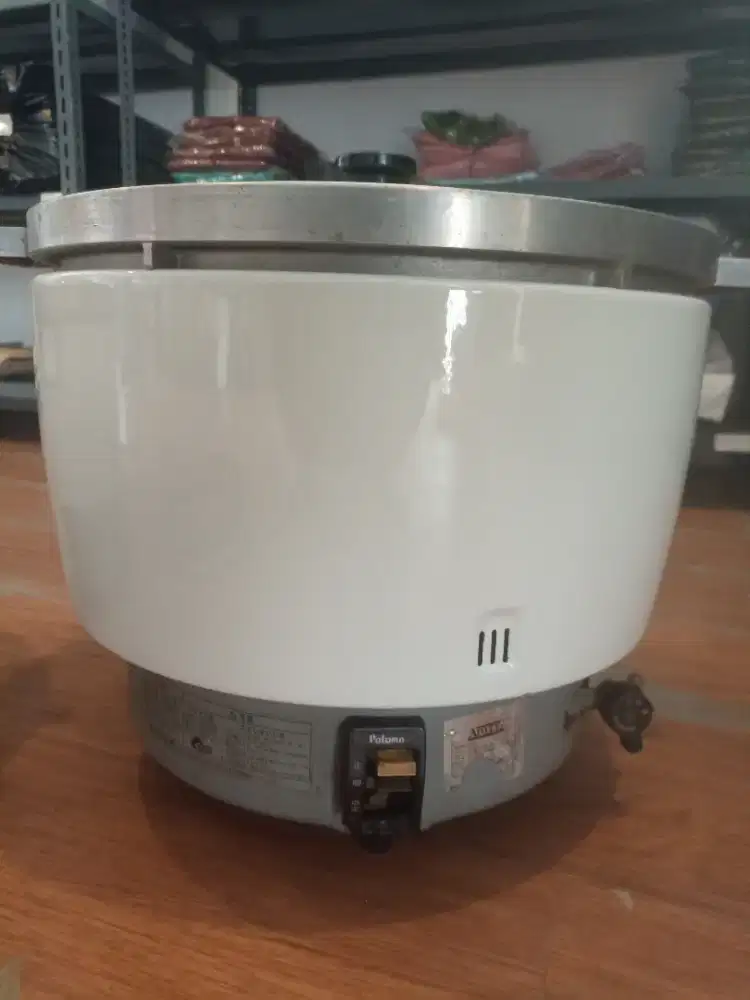 Gas cooker/ gas penanak nasi 10L merk rinnai dan paloma