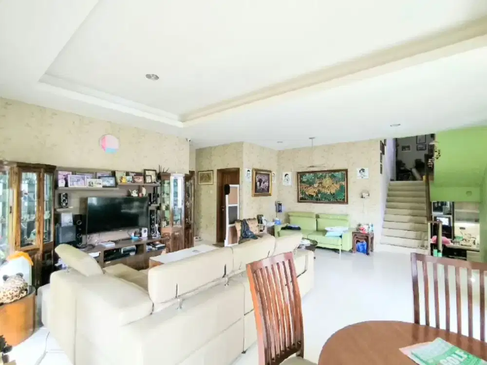 Jual Cepat Rumah Luas Ada Swimming Pool Area Premium di Kebayoran Heights Bintaro Sektor 7 (SD)