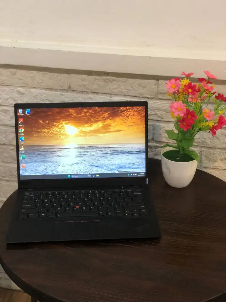 LAPTOP LENOVO THINKPAD I5 RAM 16/256 GB INTEL HD 520 BEKAS SECOND