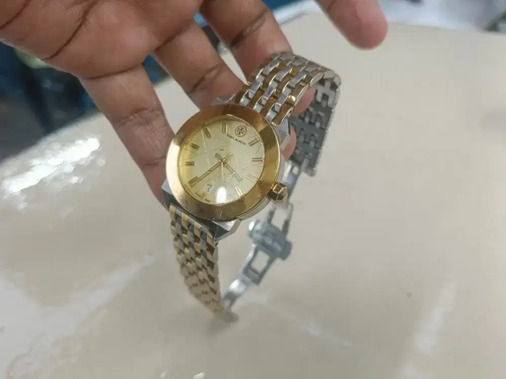 Jam tangan toryburch