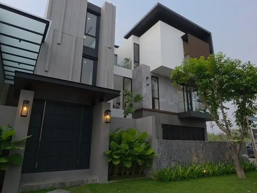 Rumah Luxury, Bagus, Spek Premium di Citraland, Surabaya