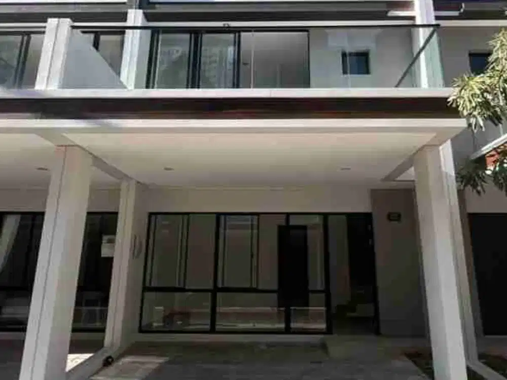 sewa rumah pik2 6x10 3 lantai brand new