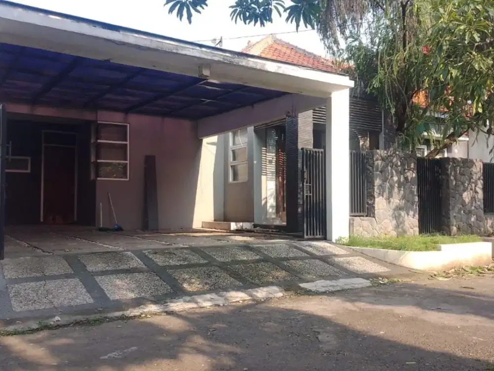 RUMAH WISMA MEDOKAN SELATAN DEKAT TAMAN