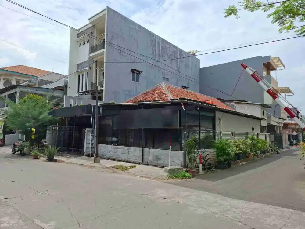 ✨Rumah Hoek Strategis di Summagung, Kelapa Gading — Siap Huni & Nego!✨