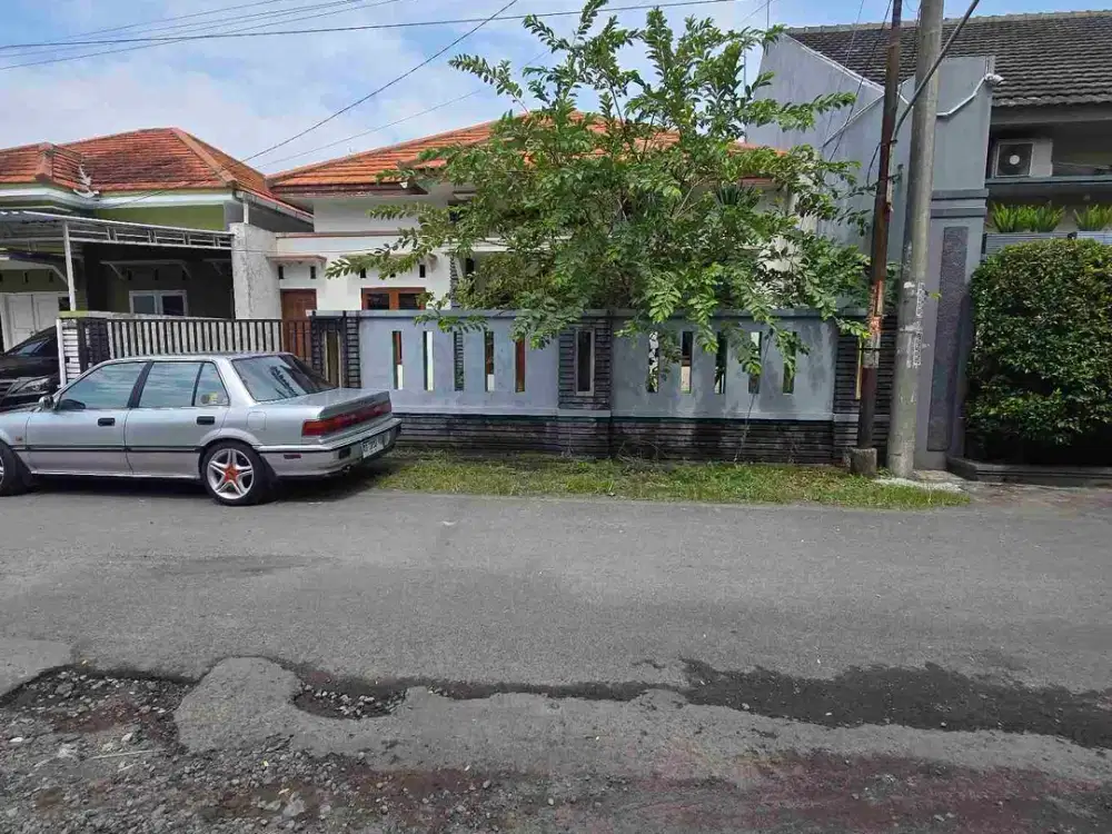 Rumah Di Sumber Solo Tengah Kota