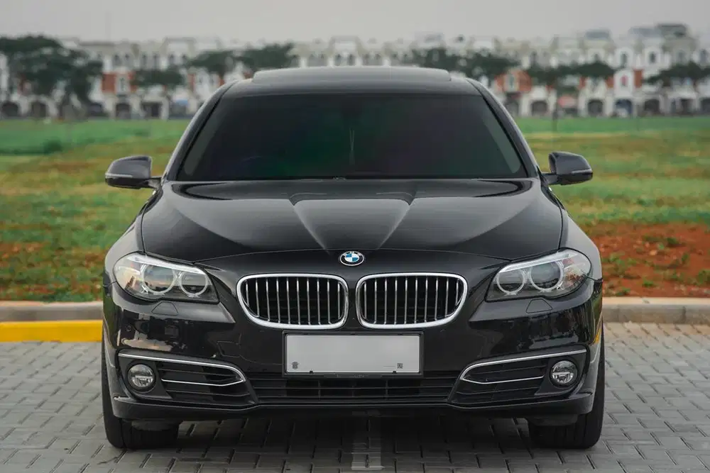 TGN 1 Dari Baru!! FULL ORI!! BMW 520i F10 Luxury 2017