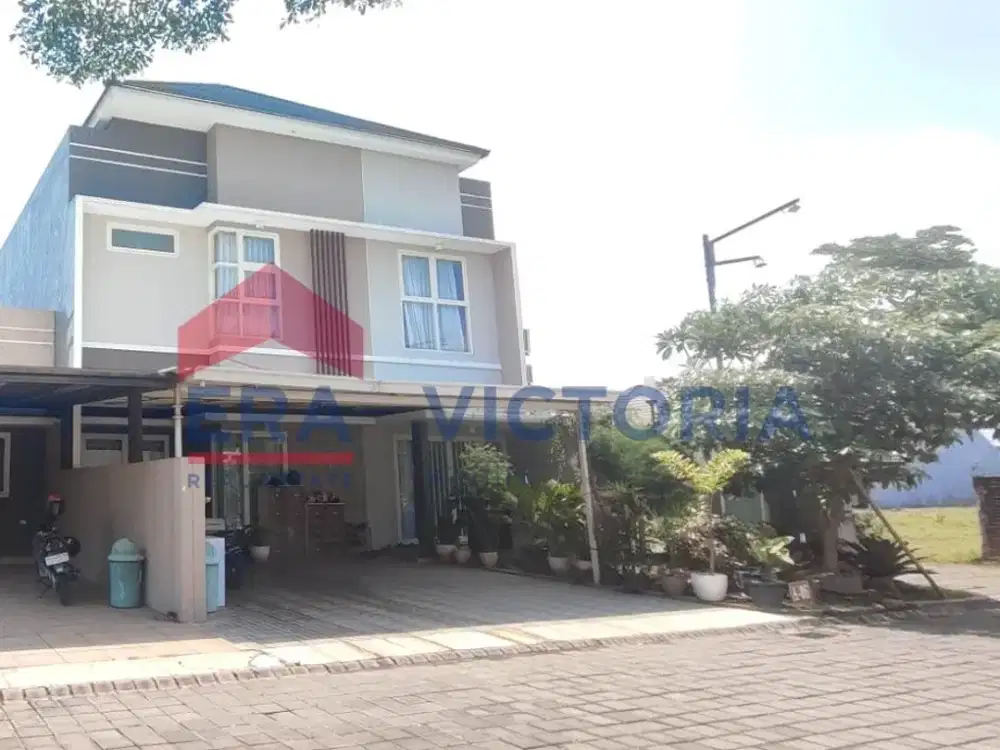 Jual Sewa Rumah Bagus Terawat Siap Huni Ada Kolam Renang Included 6 AC Water Heater & Kitchen Set Dalam Perumahan di Rejomulyo Kota Kediri Posisi Hook