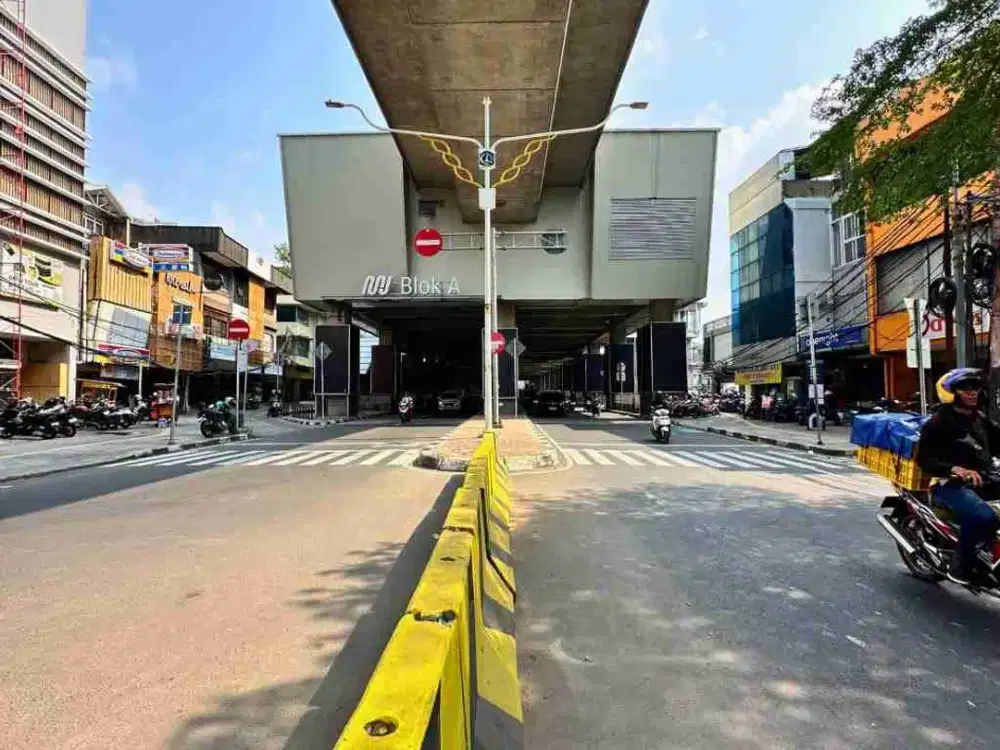 Dijual gedung / ruko komersil di kebayoran baru, Jakarta Selatan. Lokasi strategis, dekat MRT dan Halte Busway