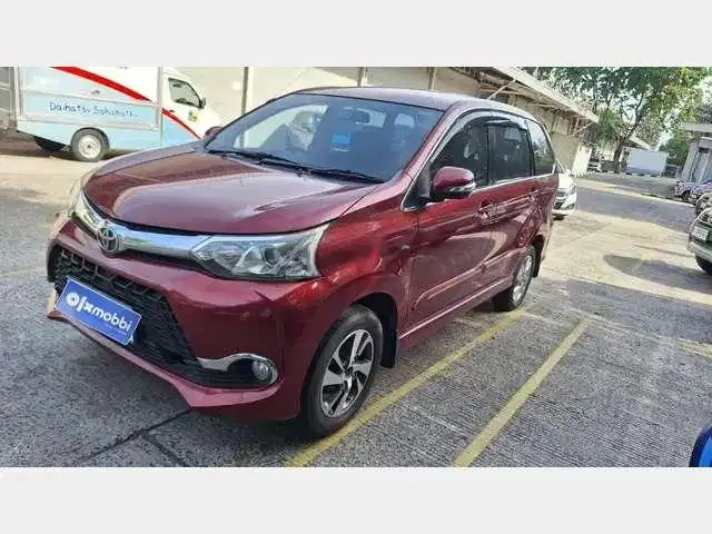LOW DP Toyota Avanza 1.5 Veloz Bensin-AT 2017 UFR