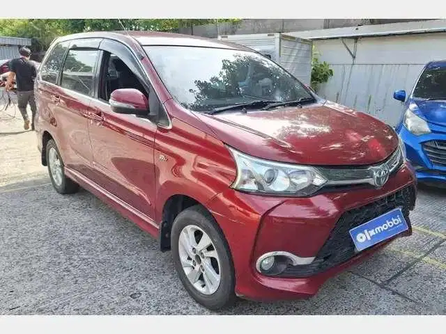 LOW DP Toyota Avanza 1.5 Veloz Bensin-AT 2017 UFR