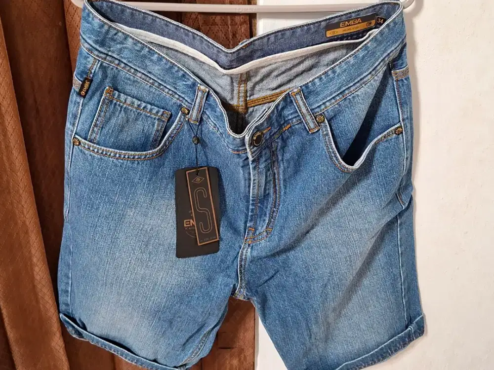 Celana Jeans Pendek Emba