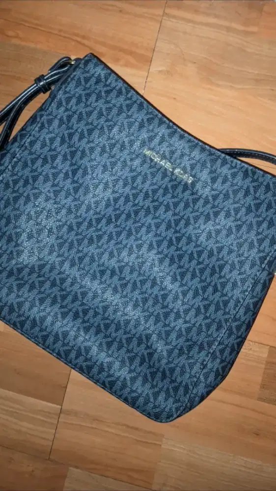 Michael Kors Jet Set Cross Body Bag Second Preloved